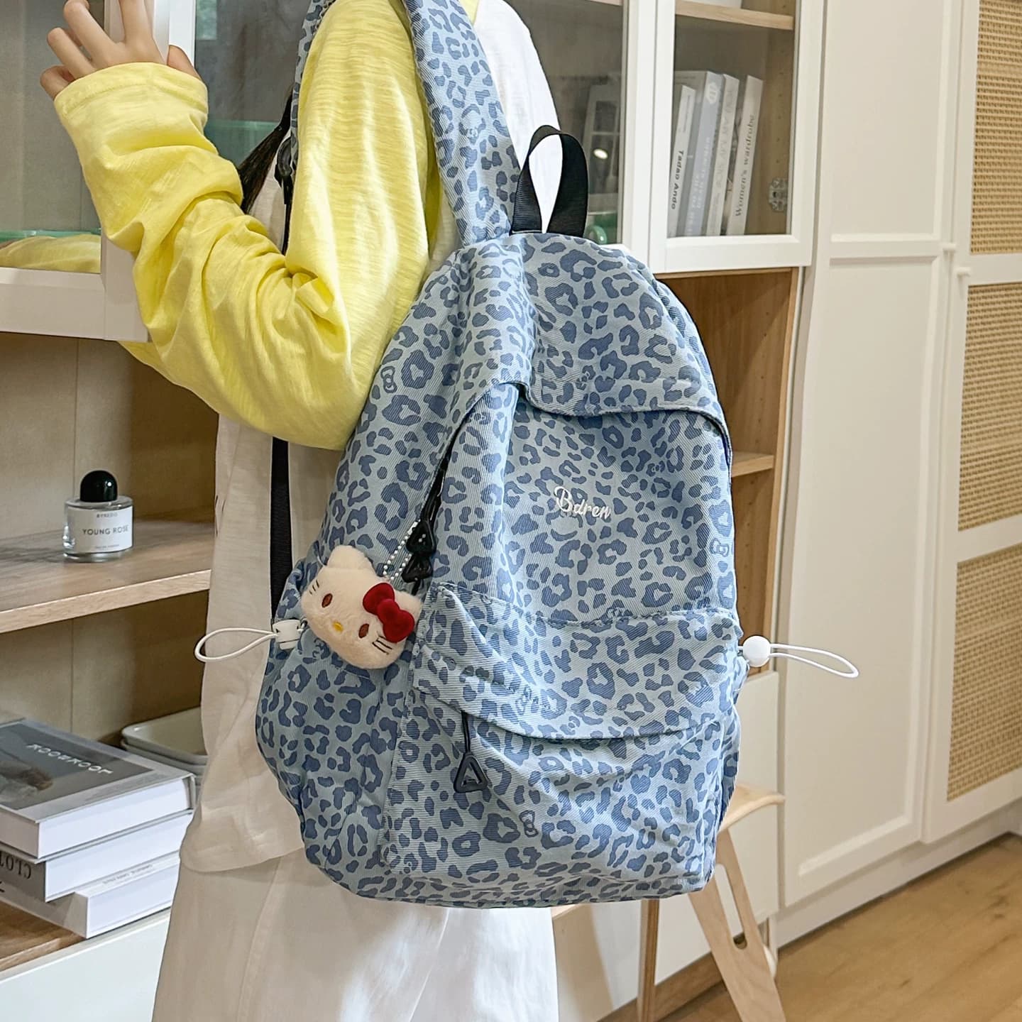 小众高颜值大学生书包女生豹纹复古休闲高中生背包初中学生双肩包