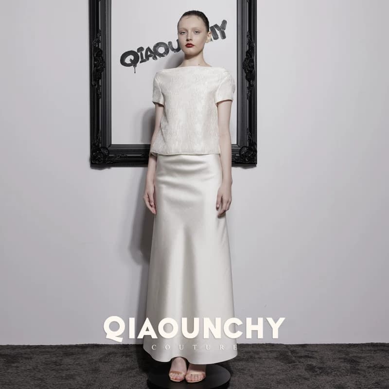 法式优雅 QIAOUNCHY俏云曦 | 法式修身杏色长款鱼尾半身裙半裙