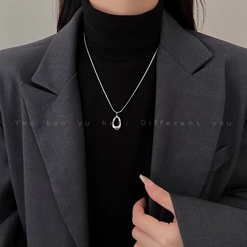 银色水滴吊坠项链女简约长款轻奢钛钢不掉色装饰毛衣链高级感配饰