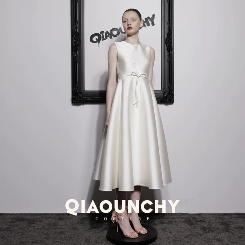 一见倾心 QIAOUNCHY俏云曦｜法式杏色收肩小圆领高腰优雅连衣裙