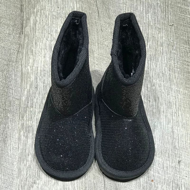 冬季新款上市保暖加绒雪地靴儿童短筒防滑棉靴时尚休闲平底短靴