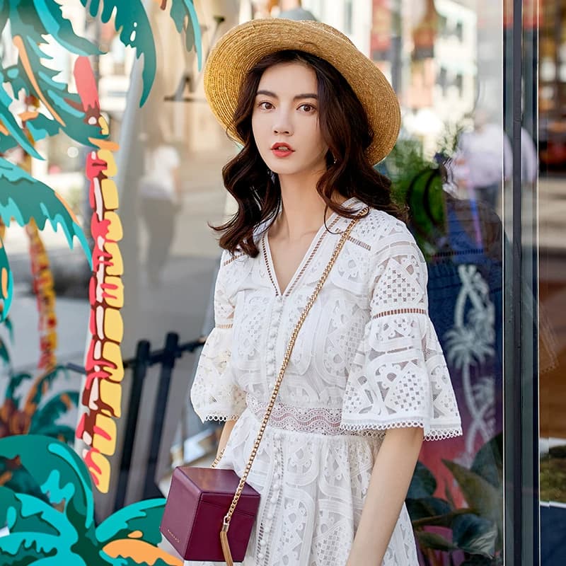 VIMI白色夏季精品女装新款原创时尚优雅勾花镂空荷叶边收腰连衣裙 - 缩略图2