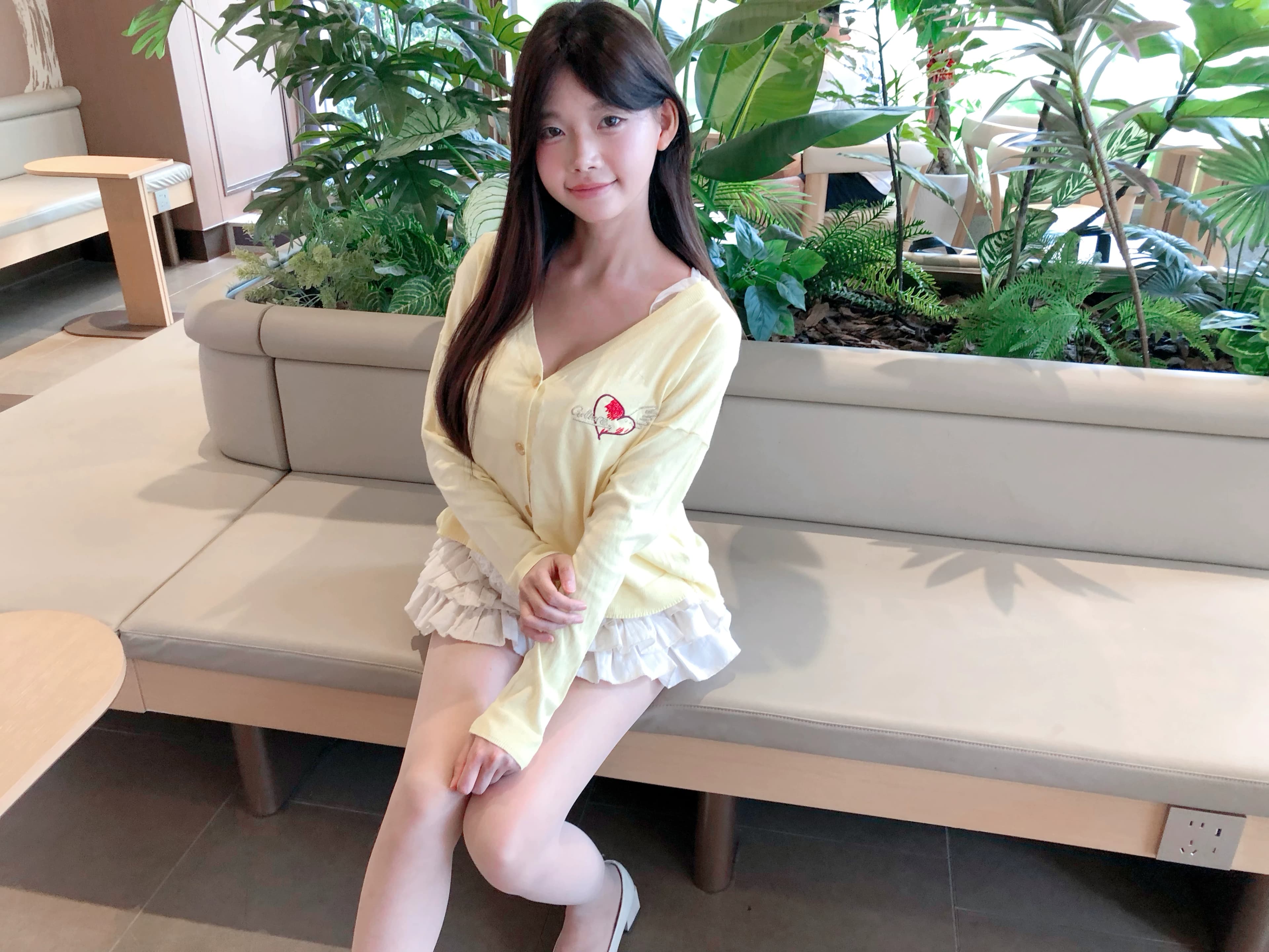 春夏秋季清透薄款冰淇淋淡蓝淡黄低胸针织单穿外搭开衫薄款空调衫 - 缩略图5