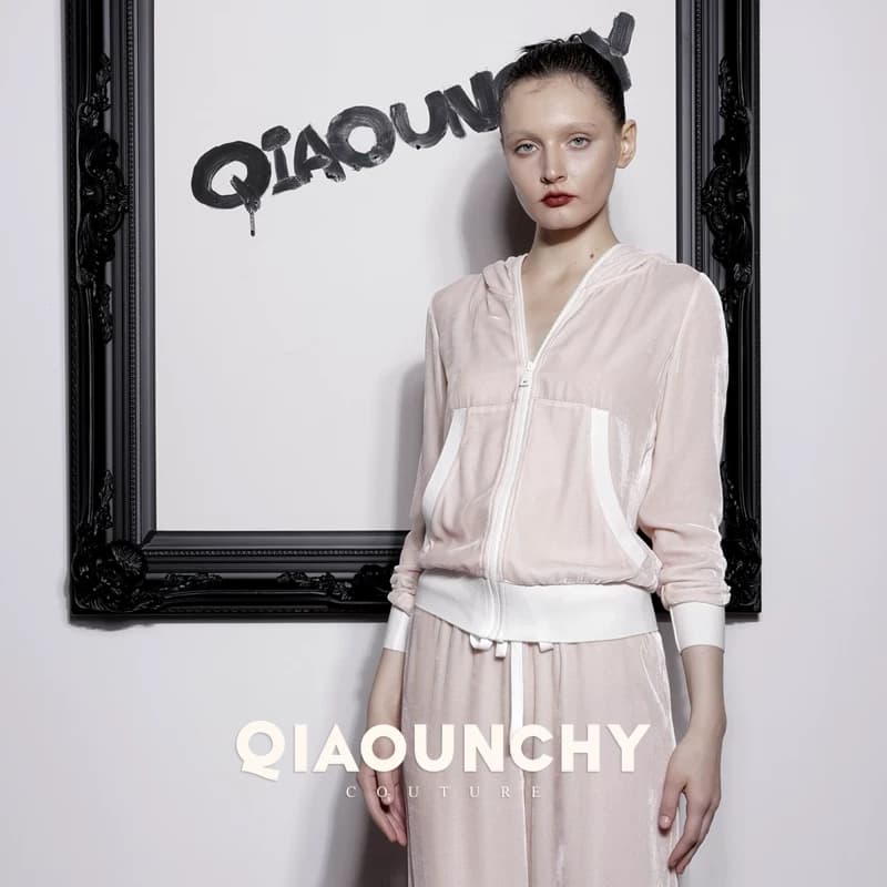 舒适感 QIAOUNCHY俏云曦 | 粉色真丝丝绒连帽衫阔腿裤套装26春装 - 缩略图2