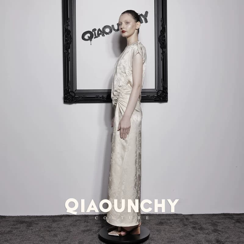苏杭丝绸 QIAOUNCHY俏云曦｜法式杏色暗纹提花抽绳连衣裙长裙 - 缩略图4