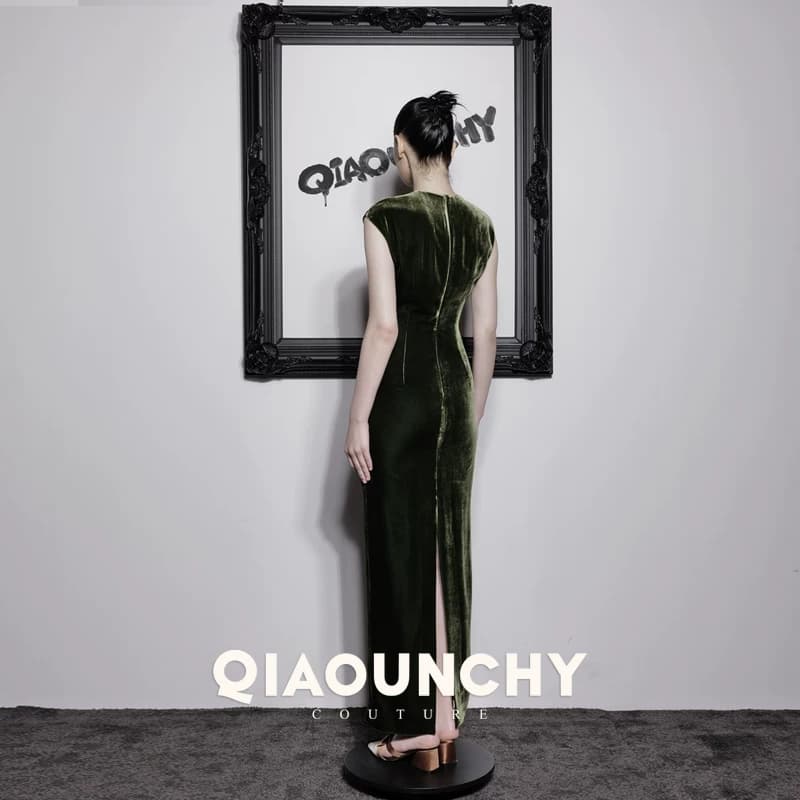 法式优雅 QIAOUNCHY俏云曦｜橄榄绿真丝丝绒法式抹袖修身连衣裙 - 缩略图4
