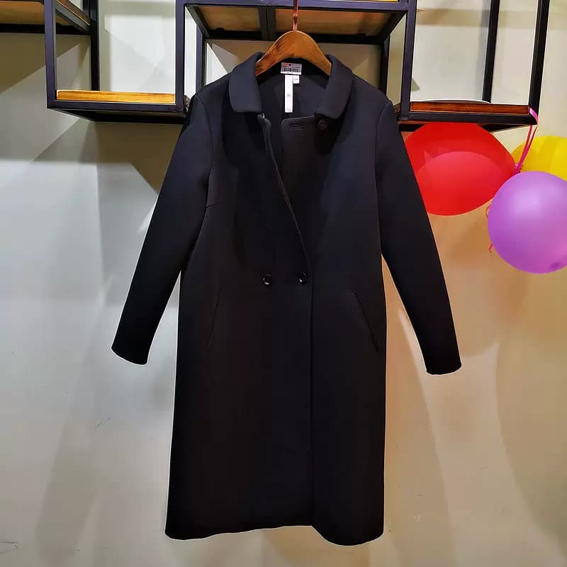 YUN韫2025冬季新品女装翻领双排扣长款空气棉外套经典女风衣 5622 - 缩略图2