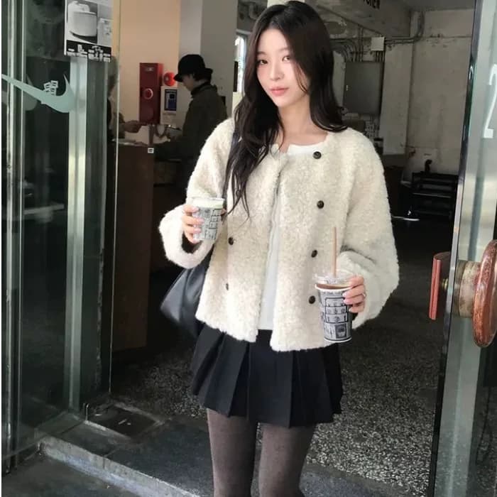 冬季实拍韩系温柔时尚小香风简约圆领双排扣绒毛短款百搭外套女装 - 缩略图2