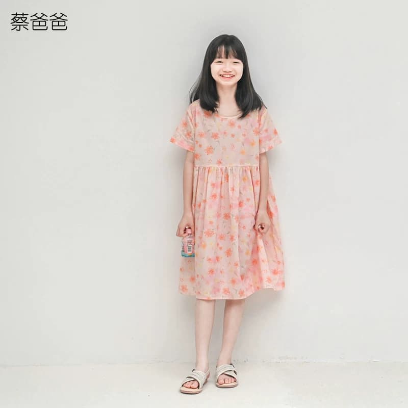 蔡爸爸原创童装2026新夏季盘扣裙子小个子女装粉色碎花连衣裙231 - 缩略图4