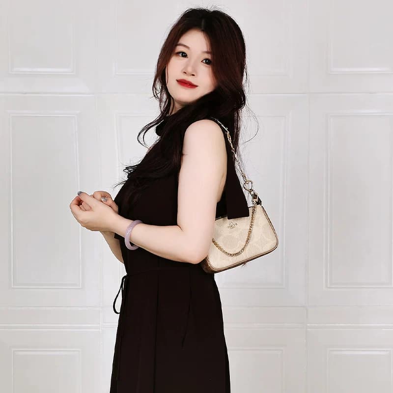 【正品保证】COACH/蔻驰女新款Nolita19单肩手提腋下麻将包CW426 - 缩略图3