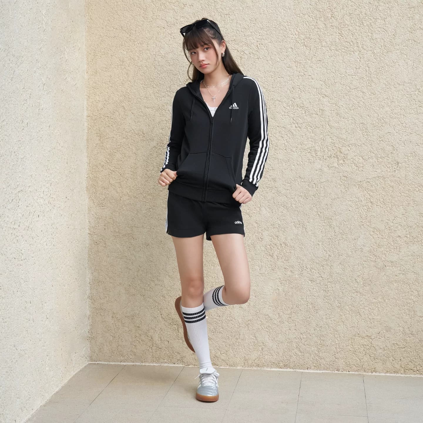 休闲修身舒适三条纹训练短裤女装adidas阿迪达斯官方轻运动 - 缩略图3