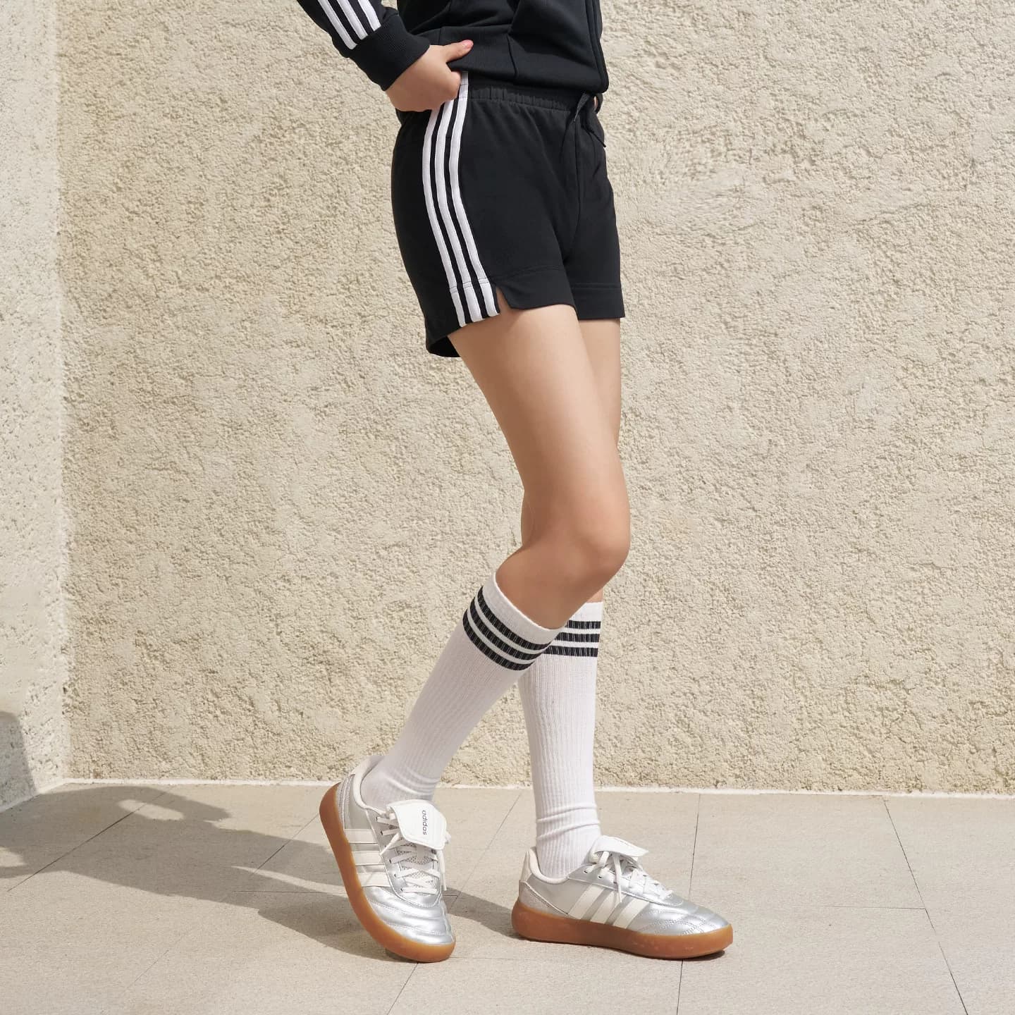 休闲修身舒适三条纹训练短裤女装adidas阿迪达斯官方轻运动 - 缩略图2