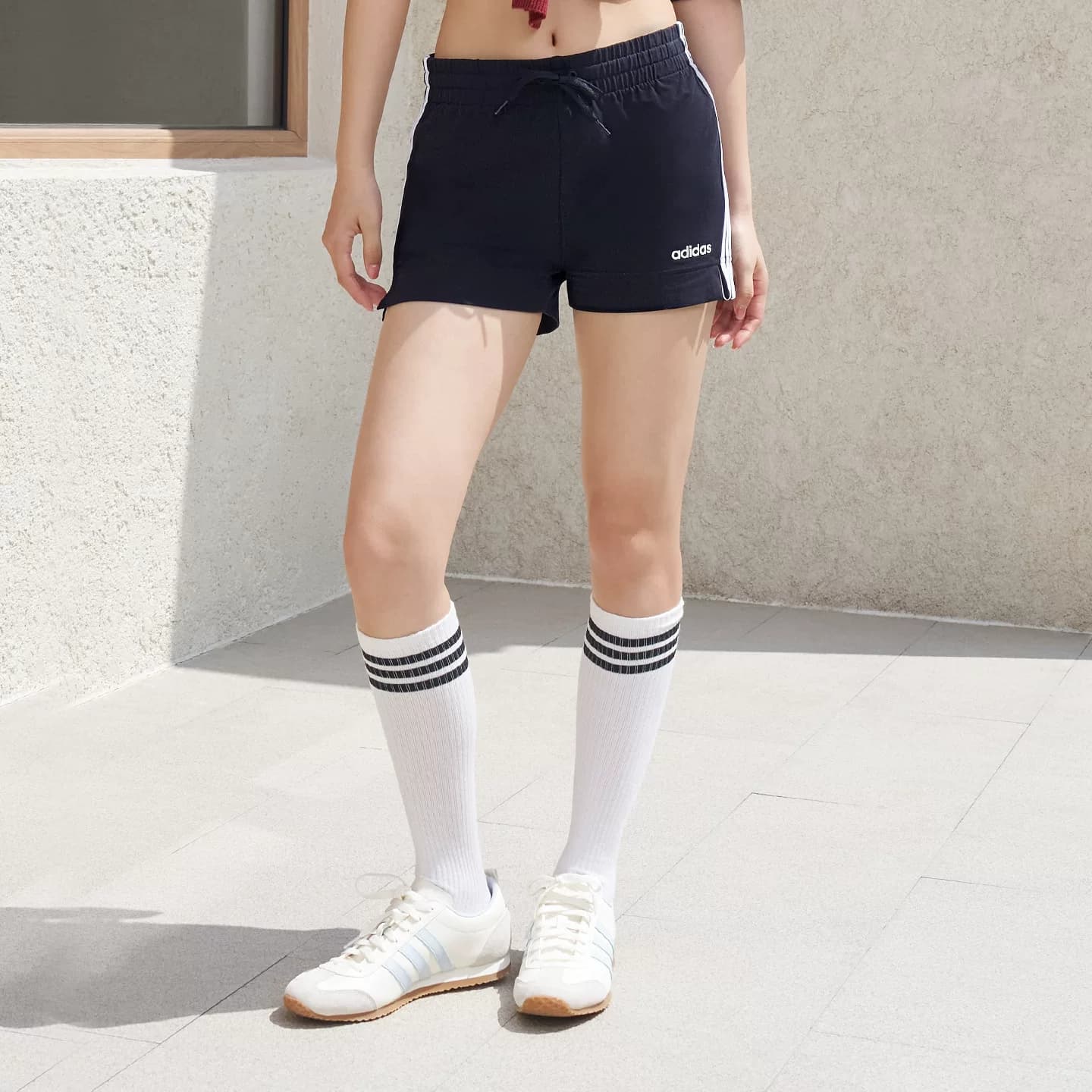 休闲修身舒适三条纹训练短裤女装adidas阿迪达斯官方轻运动 - 缩略图5