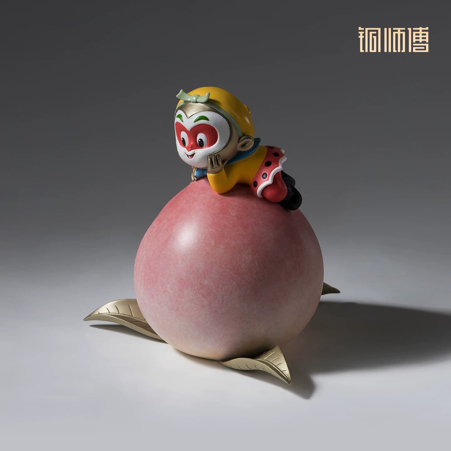 铜师傅《大闹天宫之悟空戏桃》正版授权 孙悟空齐天大圣铜摆件 - 缩略图3