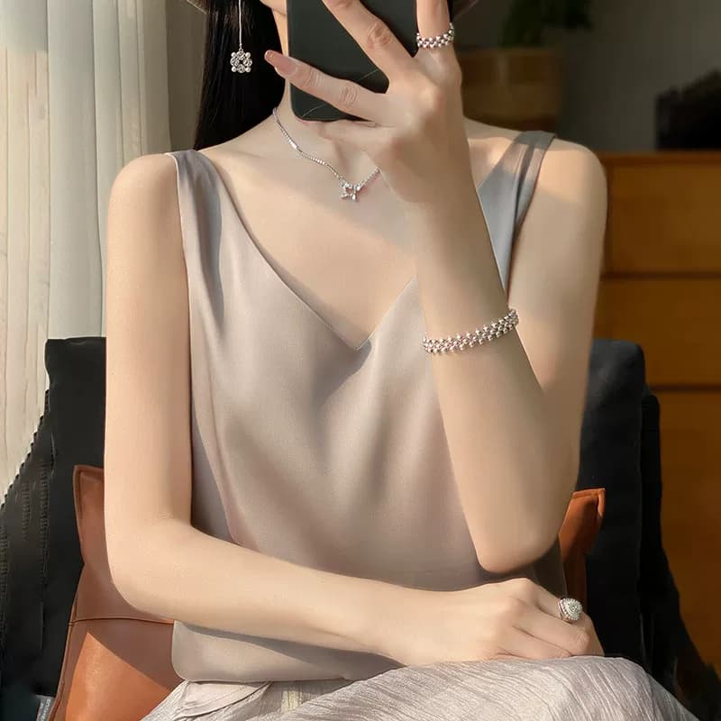 【严选】吊带背心女内搭小西装夏季新款纯色缎面醋酸V领上衣 - 缩略图4