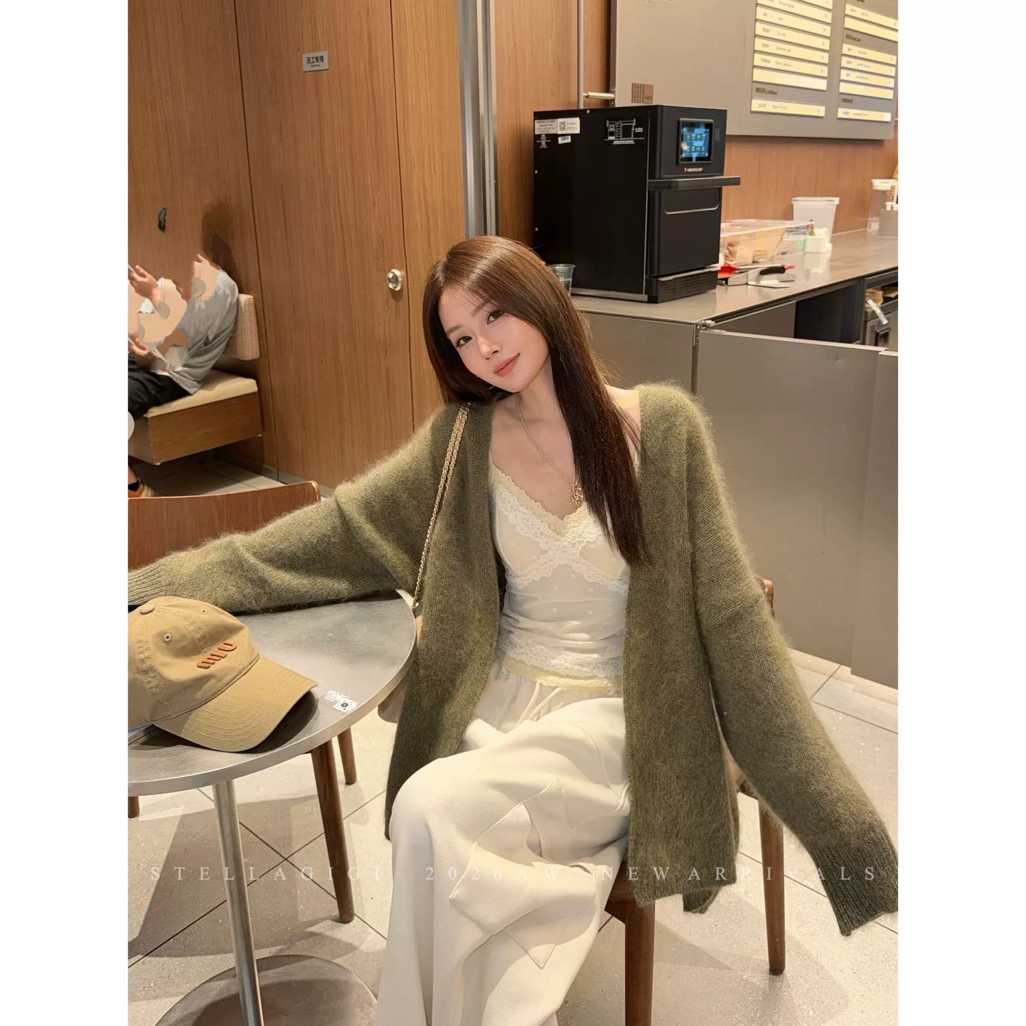 SG/杨依姗 FW氛围感单品格雷系撞色波点蕾丝带胸垫背心吊带女新款 - 缩略图4