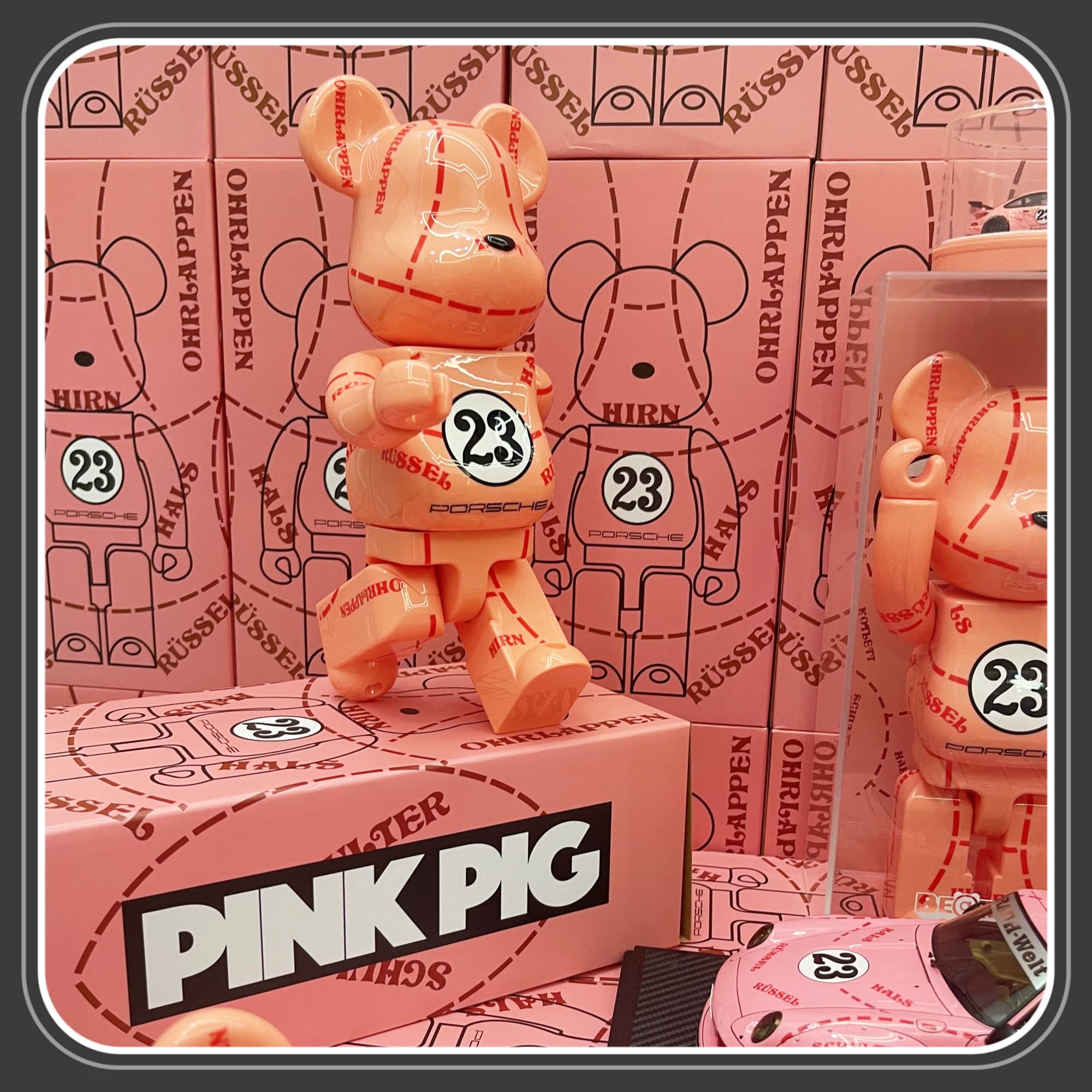 保时捷粉猪涂装暴力熊bearbrick400%积木熊汽车模型搭配手办摆件 - 缩略图2