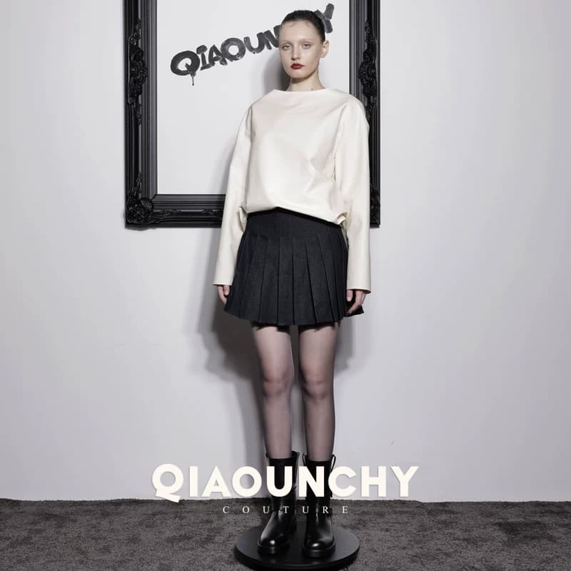 怦然心动 QIAOUNCHY俏云曦 | 杏色平纹棉圆领上衣蓝色牛仔百褶裙 - 缩略图3