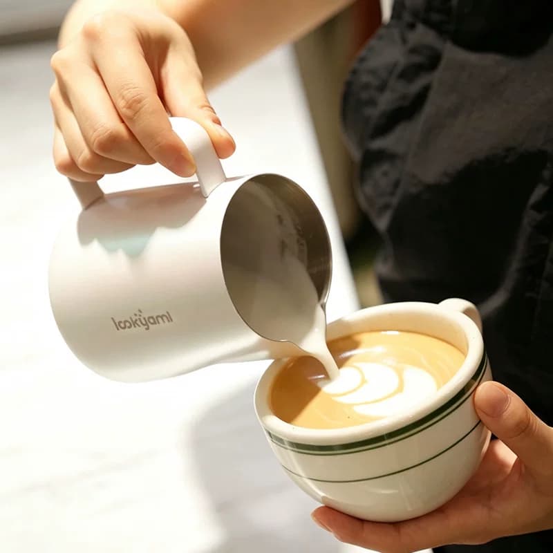 极光韵律咖啡拉花缸 食品级不锈钢圆嘴意式拉花器打奶杯600ml炫彩 - 缩略图4