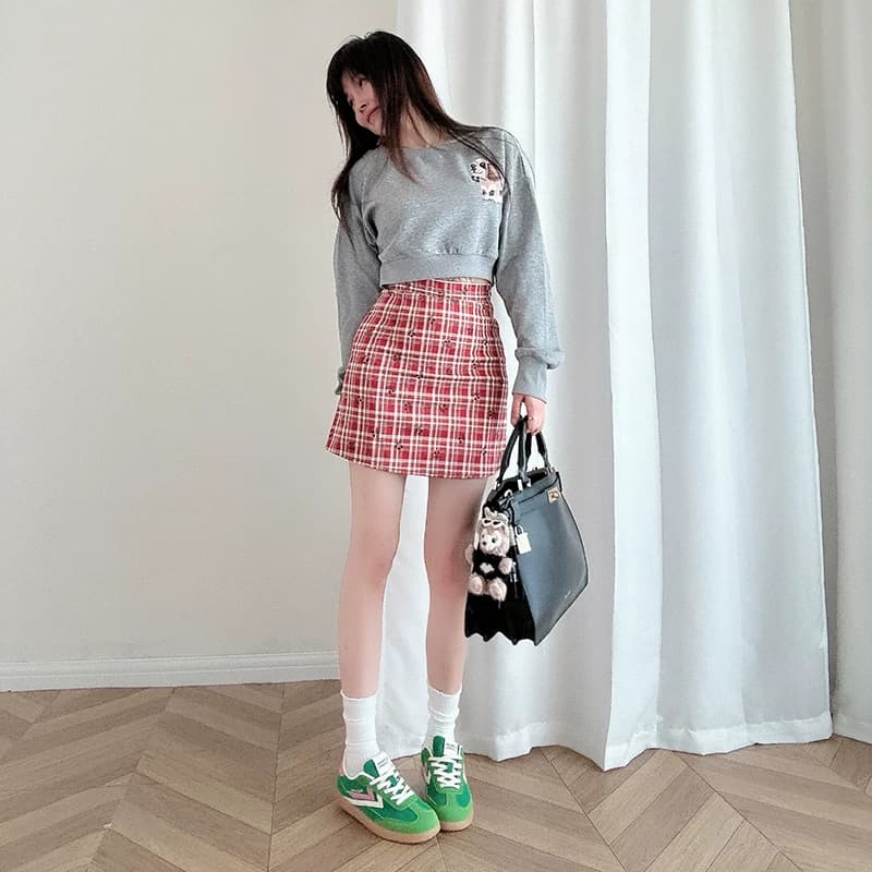 XJLYHZX红色樱桃格纹短裙复古小众春夏a字减龄高腰百搭半身裙女 - 缩略图4