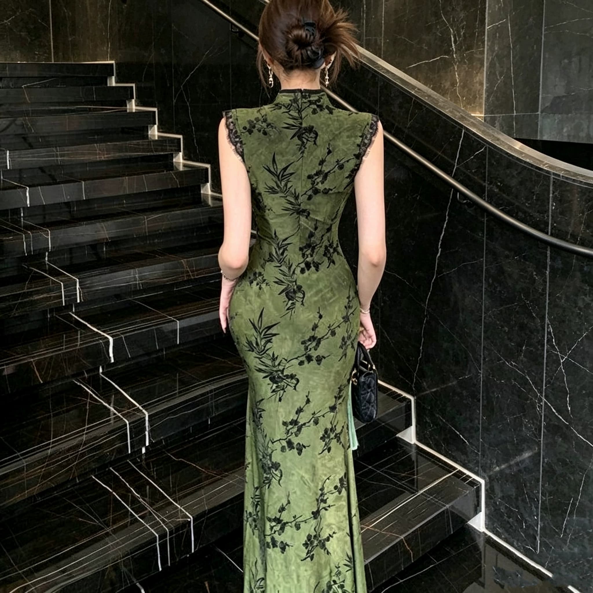 新中式墨绿色无袖旗袍女轻奢复古植绒蕾丝开叉修身长款改良连衣裙 - 缩略图4