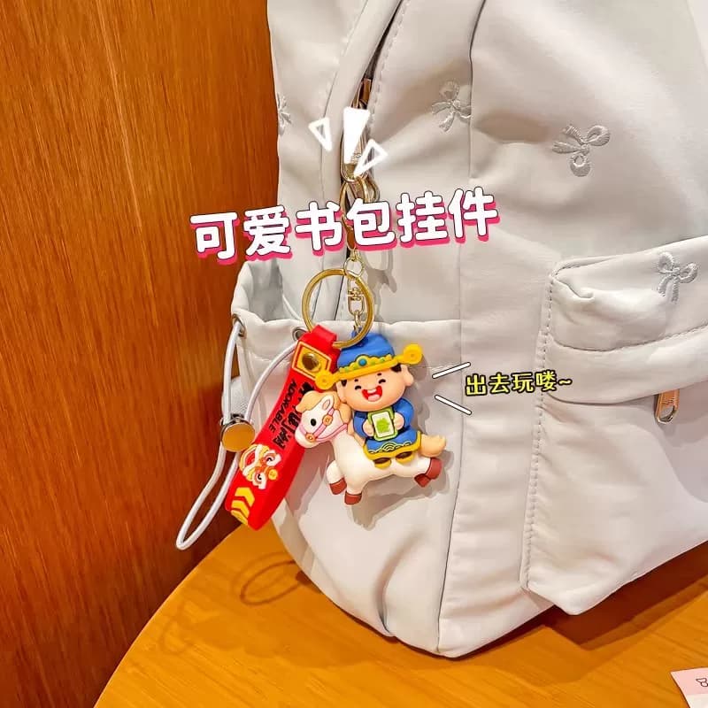 2026儿童吉祥物小财神挂件小玩具本命年马上发财合金创意书包 - 缩略图3
