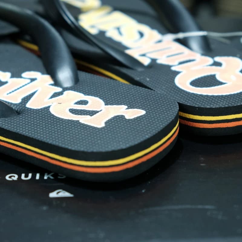 现货Quiksilver2026新款夏季男童橡胶潮牌凉拖冲浪时尚软底人字拖 - 缩略图3