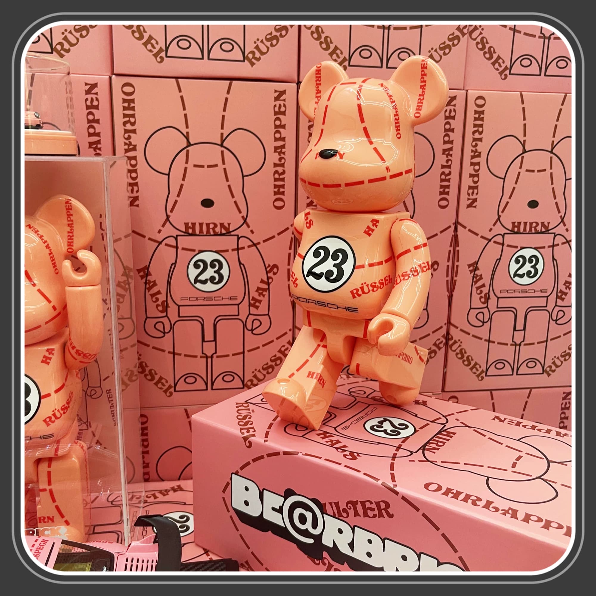 保时捷粉猪涂装暴力熊bearbrick400%积木熊汽车模型搭配手办摆件 - 缩略图4