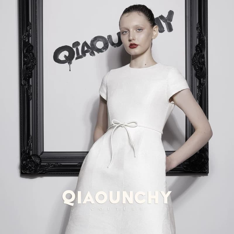 法式立裁 QIAOUNCHY俏云曦｜杏色高密褶圆领收腰a字连衣裙长裙 - 缩略图2