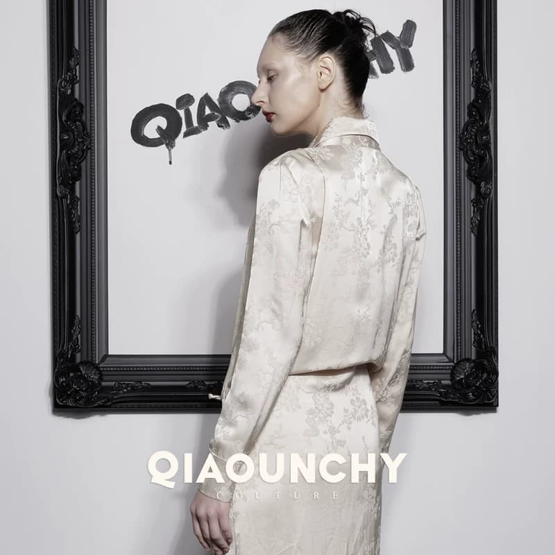 苏杭丝绸 QIAOUNCHY俏云曦｜新品杏色暗纹提花高开衩衬衫式连衣裙 - 缩略图3