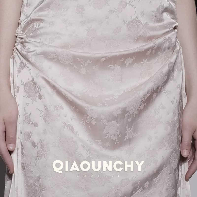 苏杭丝绸 QIAOUNCHY俏云曦 | 优雅法式香槟粉提花抽绳连衣裙长裙 - 缩略图3