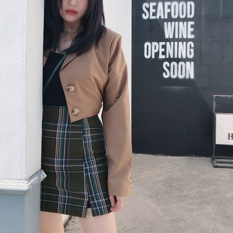 红色半身裙女2025春季新款复古大格子高腰显瘦包臀短裙高级感a裙 - 缩略图4