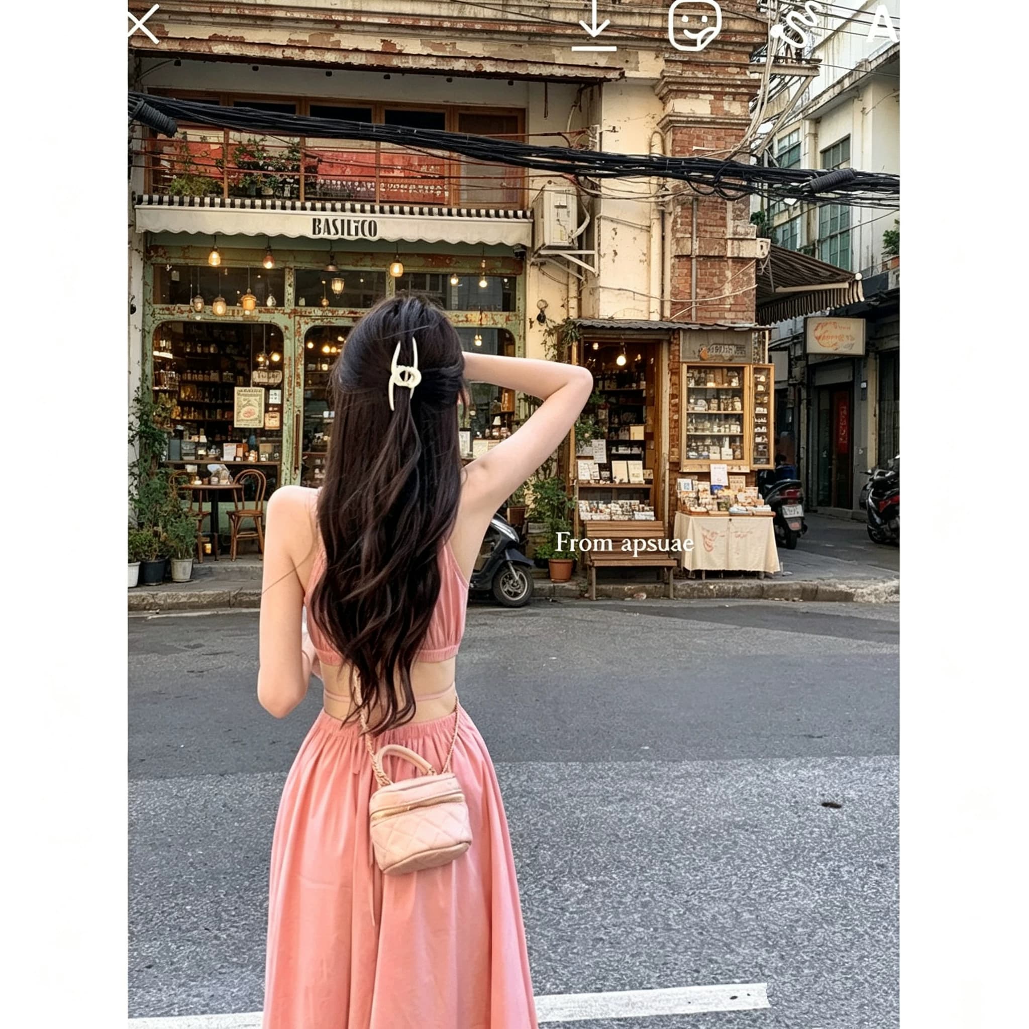 法式复古一片式挂脖连衣裙女2026夏季新款显瘦白月光露背蓝色裙子 - 缩略图3