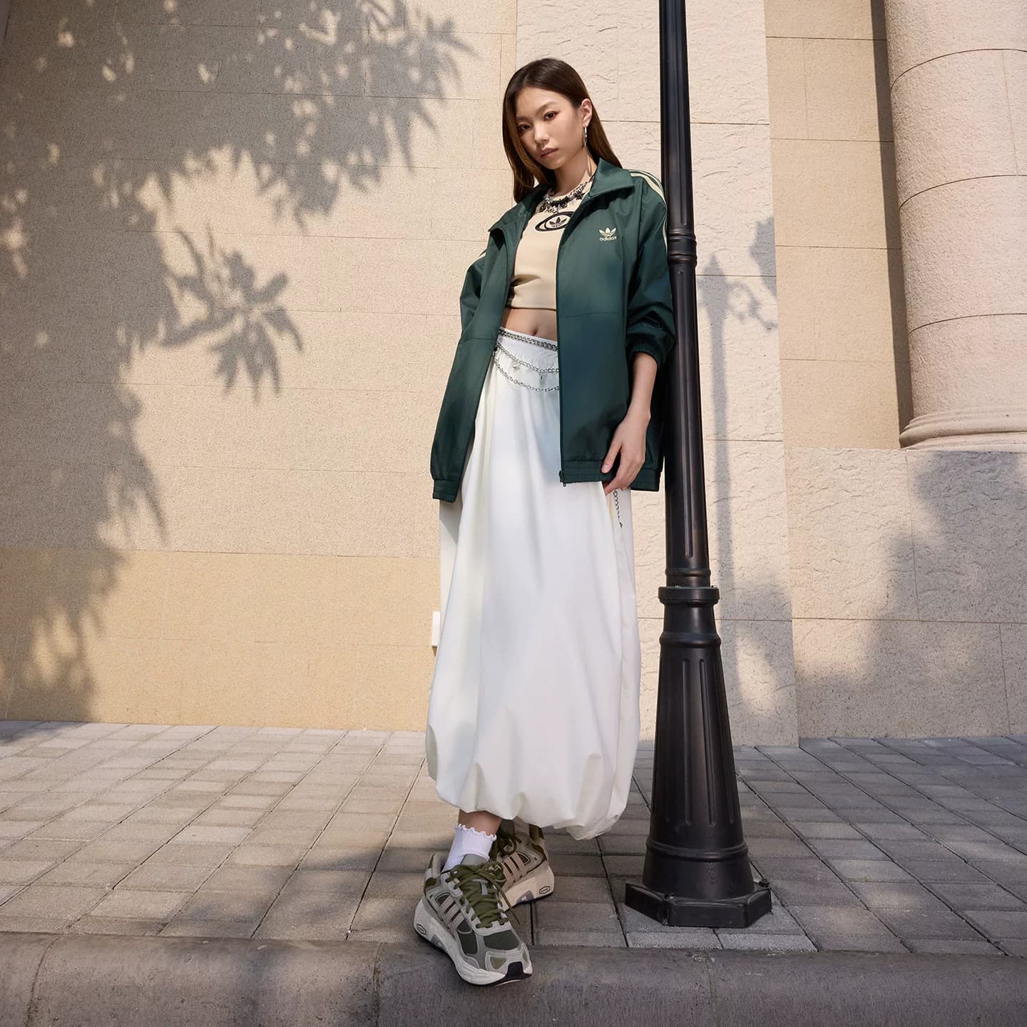 日常经典三条纹梭织运动夹克外套男女春秋adidas阿迪达斯三叶草 - 缩略图3