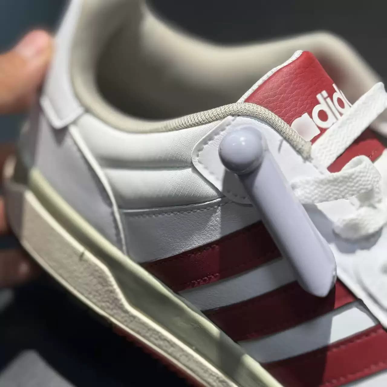【坏蛋】adidas/阿迪达斯男女情侣百搭低帮运动板鞋JQ3926 - 缩略图4