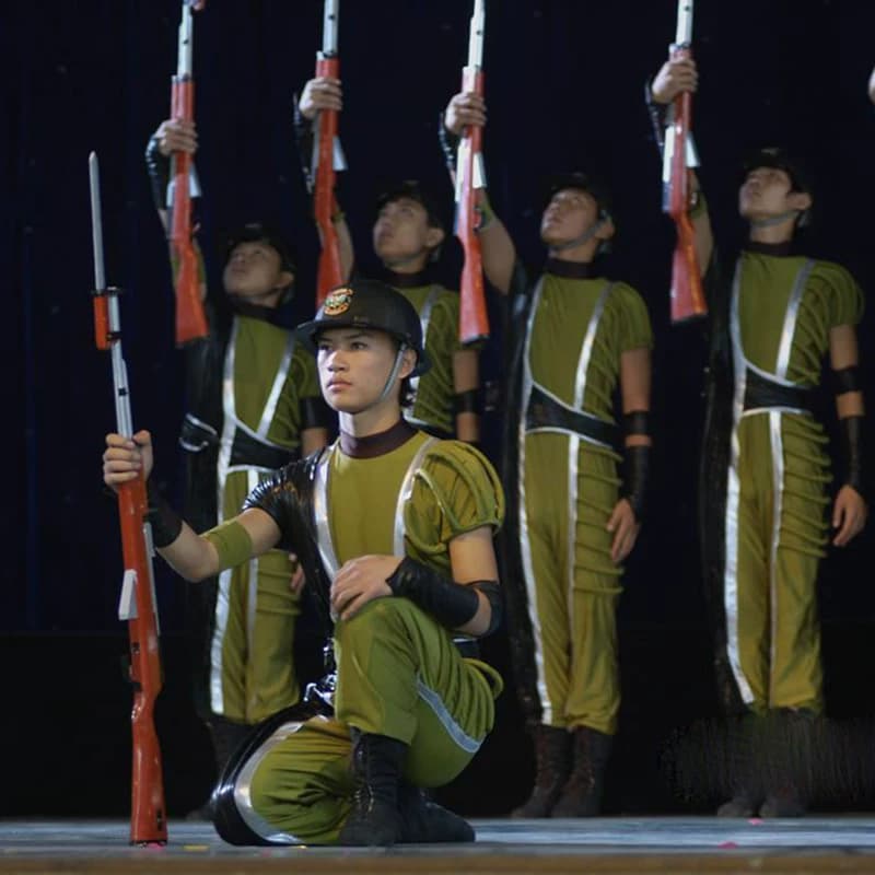 成人迷彩军装舞蹈服大赛士兵与枪民族舞蹈演出服装服饰表演服定做 - 缩略图3