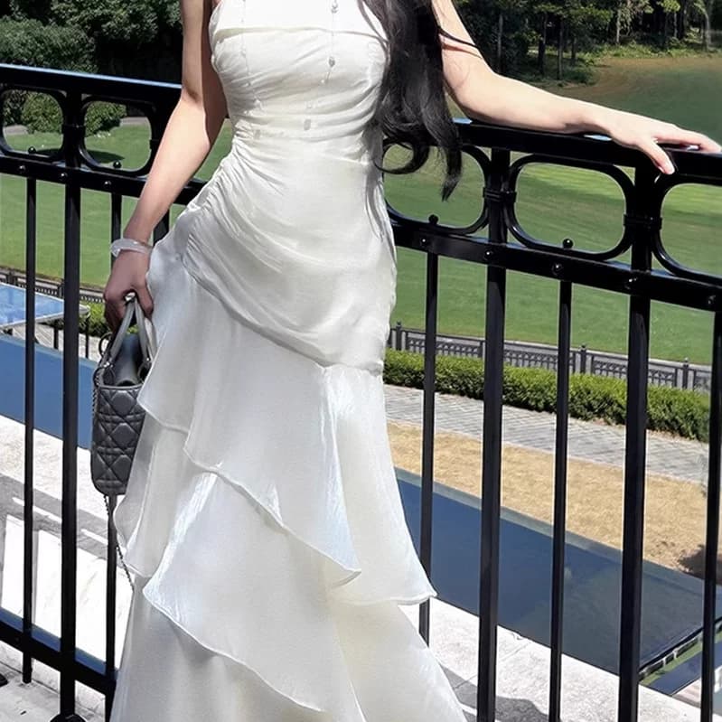 白色设计师精致连衣裙女2025夏季新款轻奢吊带晚礼服无袖中长裙子 - 缩略图2
