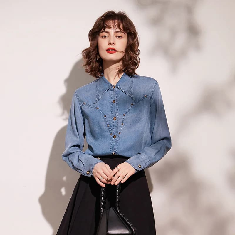 白鹿语小翻领波浪分割牛仔衬衣26春秋新款时尚撞钉装饰女式衬衫 - 缩略图2