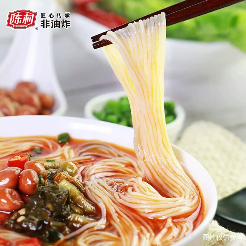 陈村桶装过桥米线速食冲泡米粉6桶酸辣牛肉味方便夜宵香菇炖鸡粉 - 缩略图3