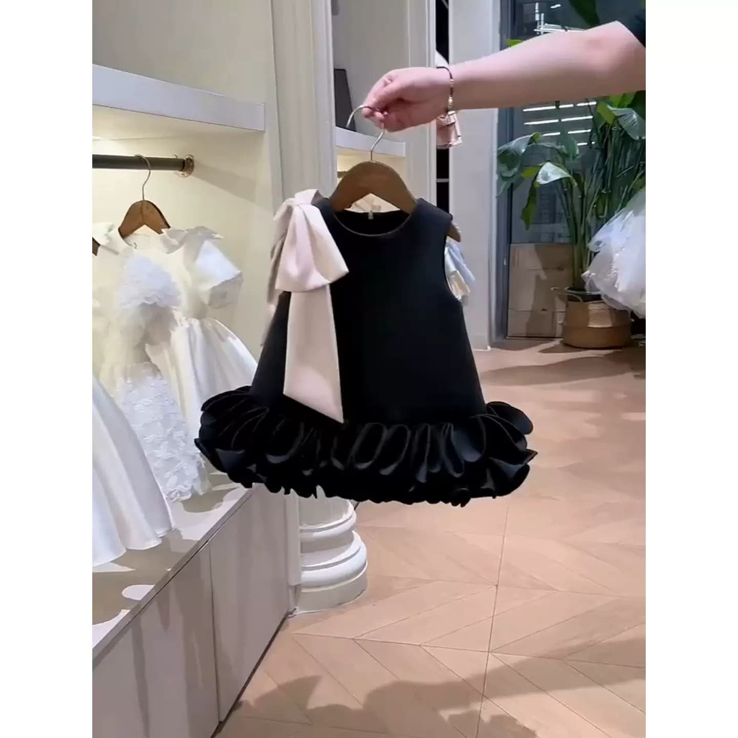 女童周岁2026新款女宝礼服满月宝宝衣服儿童迪士尼生日背心公主裙 - 缩略图4