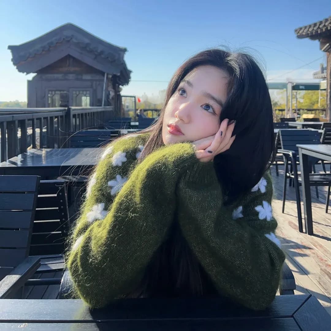 超显白!刺绣绿色花朵毛衣开衫女秋季新款韩版宽松针织衫上衣外套 - 商品图1