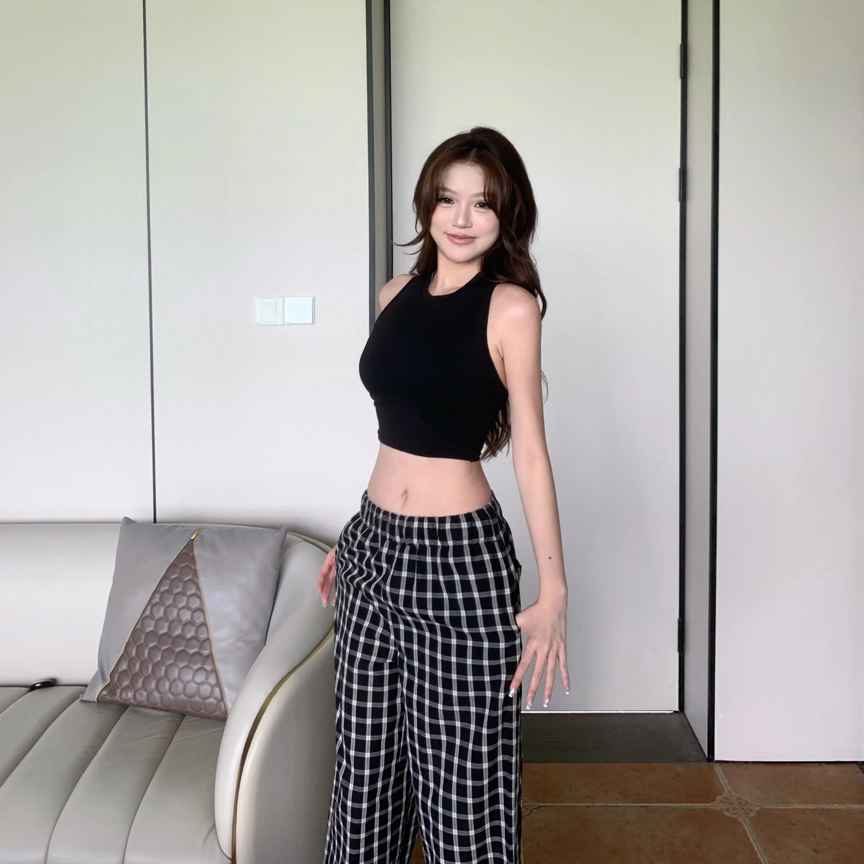 sunn21黑色紧身无袖背心夏季新款辣妹气质修身显瘦短款上衣 - 商品图1