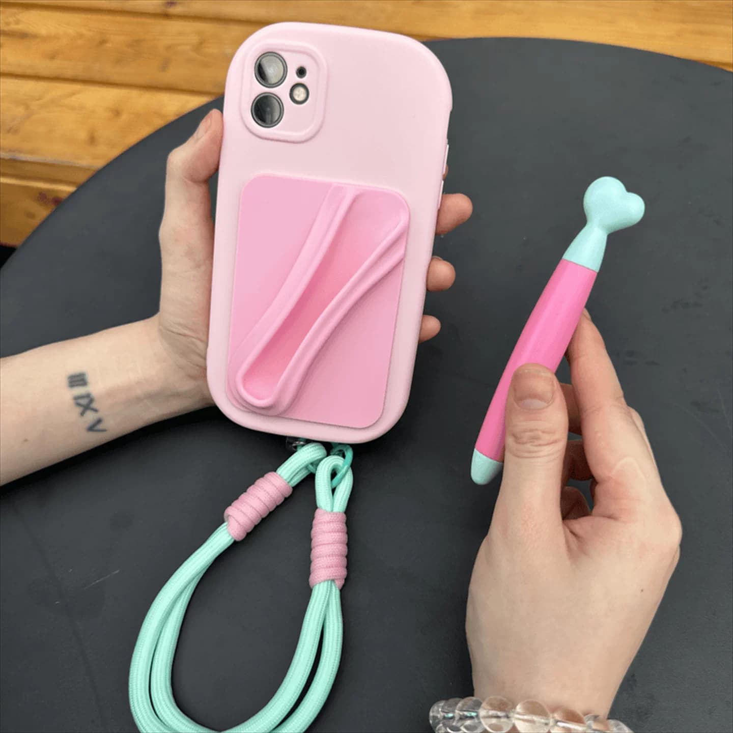 带手写笔适用苹果17promax手机壳iPhone16pro可放触屏笔14冬天防冻15promax海莉支架13带挂绳12小众创意x外壳 - 商品图1