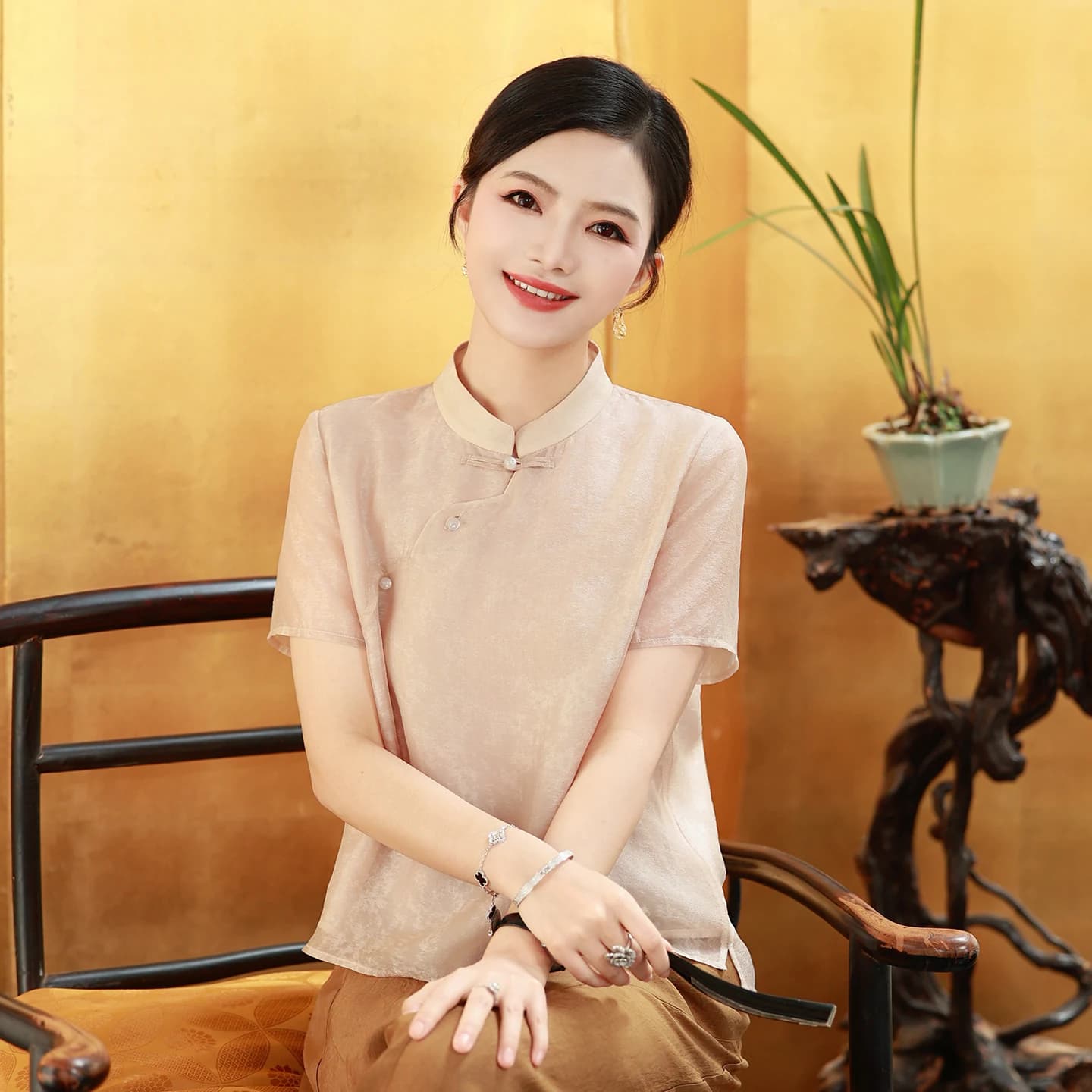 【现货】枫竺阿楠新中式立领盘扣短袖衬衫2026女新款显瘦百搭小衫 - 商品图1
